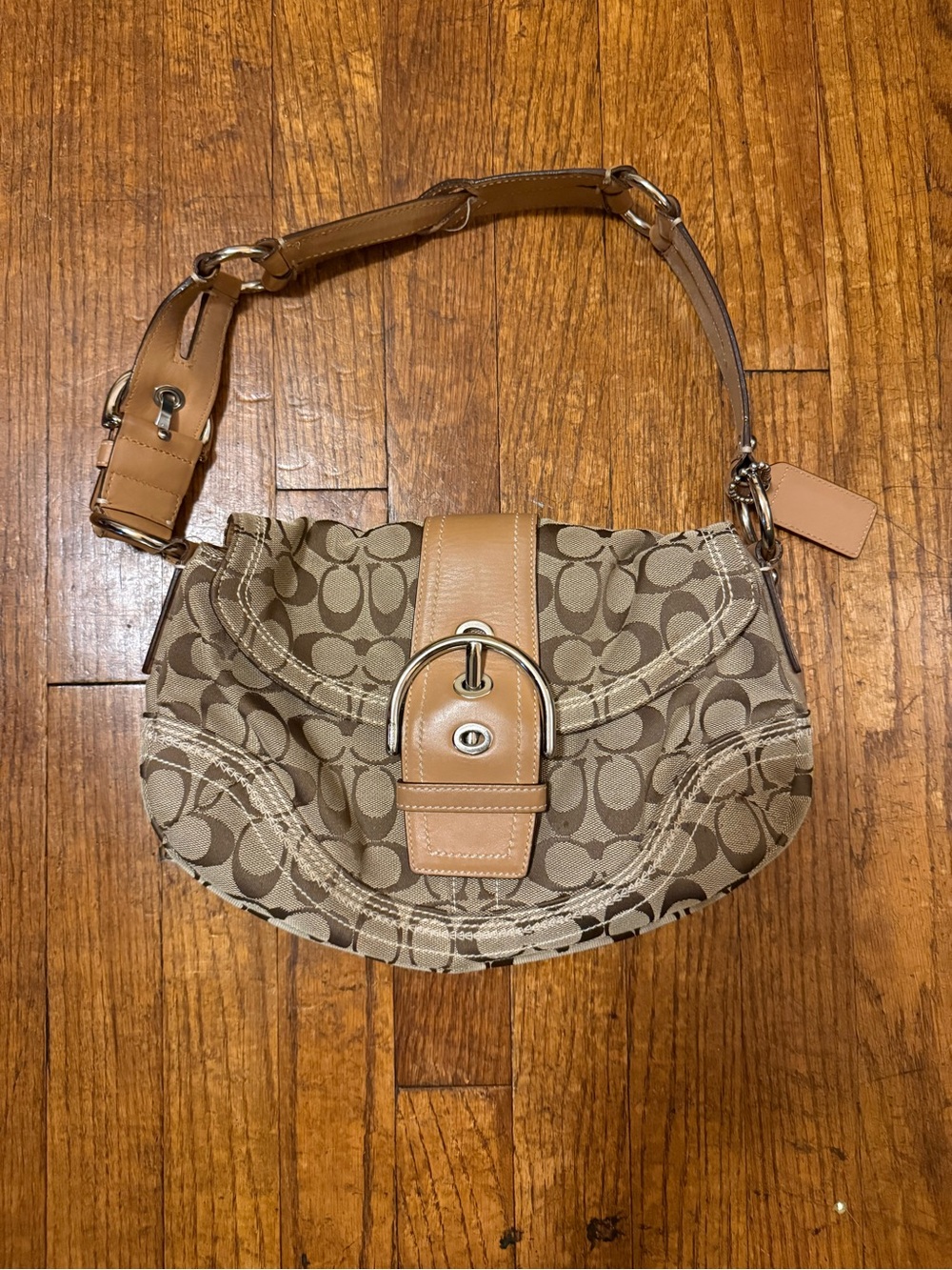 Vintage Coach Soho Signature C Flap Shoulder/Hobo Bag